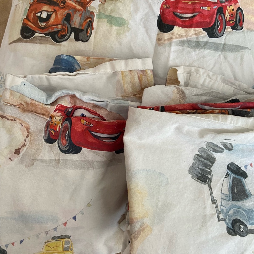 Disney Cars Themed Twin duvet and pillowcases Bedding Set